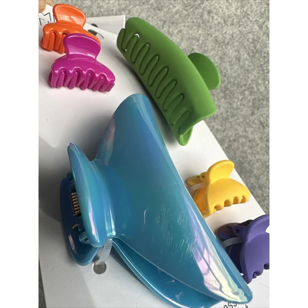New Time And Tru Hair Claw Clip Lot of 2 Sets Colorful Retro Artsy Teacher Lg Sm